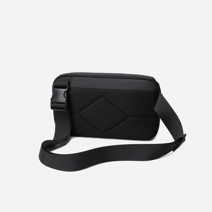 Arctic Hunter GXB00129 Crossbody Shoulder Bag | Fits Tablets up to 9.7-inch | 2.9 L Capacity | 29 x 17 x 6 cm · 0.30 kg 