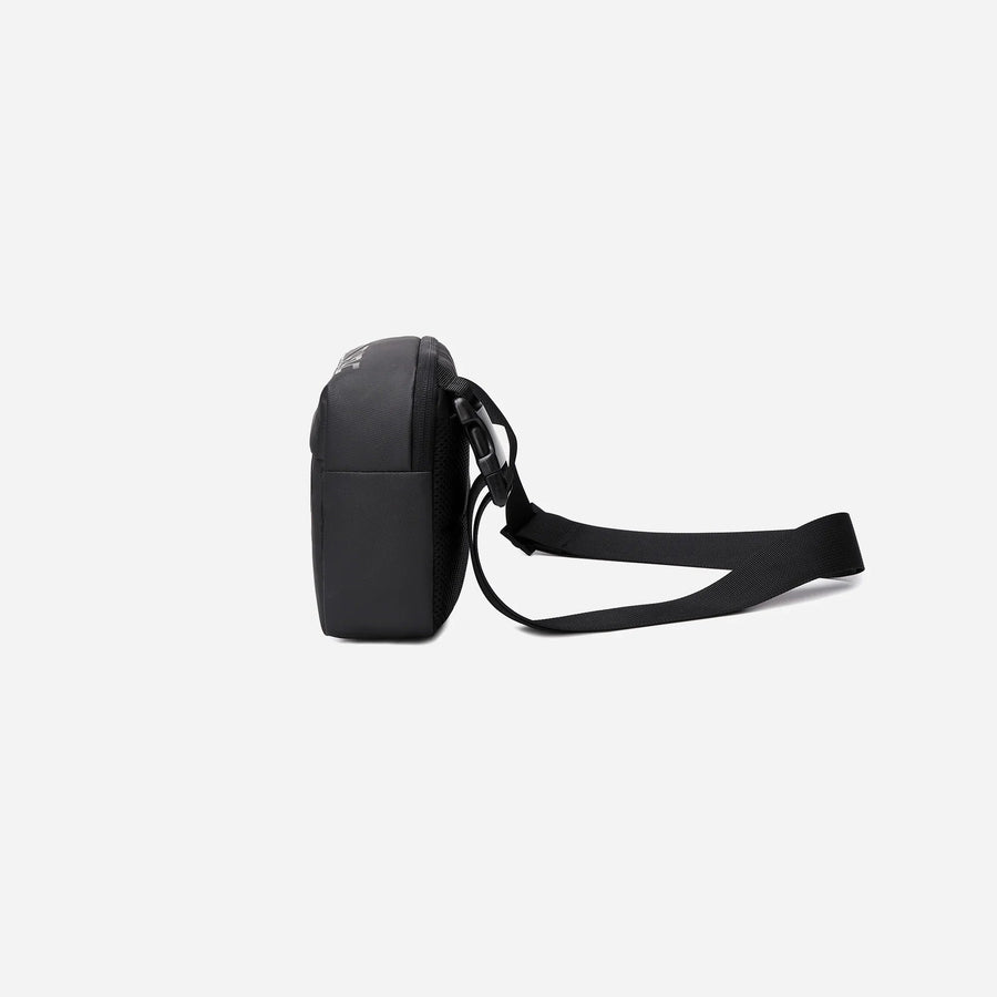 Arctic Hunter GXB00129 Crossbody Shoulder Bag | Fits Tablets up to 9.7-inch | 2.9 L Capacity | 29 x 17 x 6 cm · 0.30 kg 